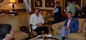 Durante cerca de 40 minutos, el alcalde Jaime Nebot y el ministro Iv&aacute;n Espinel dialogaron en el Municipio.