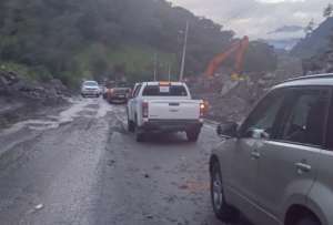 Paso controlado en la Papallacta – Baeza permitirá llegada de productos a Napo y Orellana