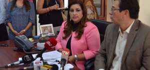 Conferencia de prensa entre las autoridades del Ministerio de Educaci&oacute;n y Fiscal&iacute;a.