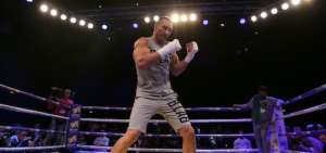 El boxeador ucraniano Vladimir Klitschko anuncia su retirada