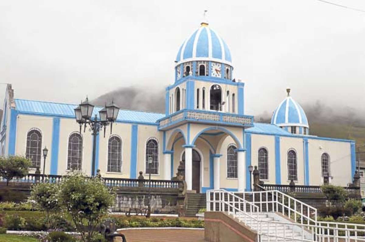 El santuario dedicado a San Juan Bautista es uno de los sitios m&aacute;s visitados en este cant&oacute;n tungurahuense: Foto: Cortes&iacute;a Municipio.
