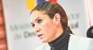 Cecilia Vaca, ministra coordinadora de Desarrollo Social, se reuni&oacute; ayer con la prensa para explicar el proyecto de reforma a la Ley de Seguridad Social. Foto: Santiago Aguirre / El Tel&eacute;grafo