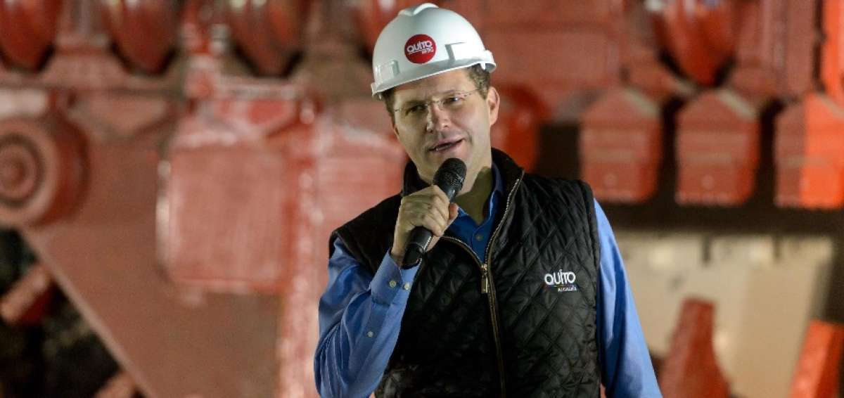Alcalde de Quito inici&oacute; simb&oacute;licamente excavaci&oacute;n del t&uacute;nel del Metro