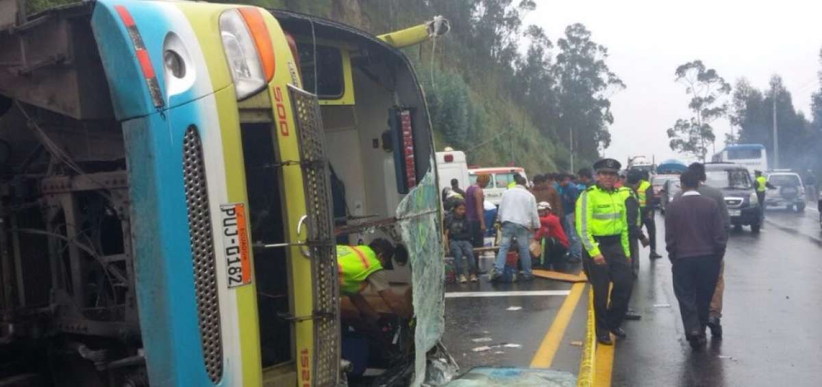 Tres muertos en accidente de tr&aacute;nsito en v&iacute;a Al&oacute;ag