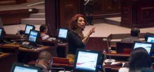 La asamble&iacute;sta Mar&iacute;a Augusta Calle expuso la inconstitucionalidad de los 12 TBI que el Ecuador mantiene.