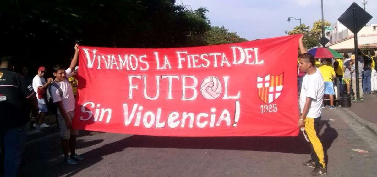 Hinchas de Barcelona hicieron marcha por la paz en Guayaquil