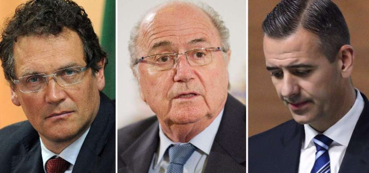 De izquierda a derecha, J&eacute;r&ocirc;me Valcke, Joseph Blatter y Markus Kattner, exdirigentes de la FIFA. 