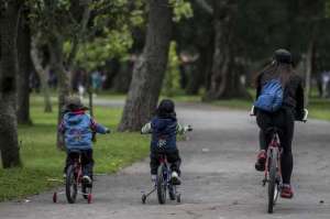 Muchos quite&ntilde;os optaron por pasear en los parques