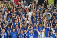 Hincha japonés, feliz por el triunfo de su selección, envía buenos deseos a Ecuador