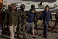 Gian Carlo Loffredo y John Reimberg, ministros de Defensa y del Interior, respectivamente, estuvieron durante el traslado de alias 'Fito' de Manabí a Guayas.