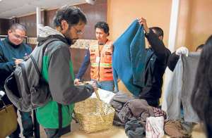 Las donaciones se reciben en las oficinas del Ministerio de Relaciones Exteriores, en todo el pa&iacute;s. La ciudadan&iacute;a entrega ropas y v&iacute;veres. Foto: Marco Salgado.