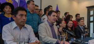Afiliados a Avanza apoyan a Len&iacute;n Moreno
