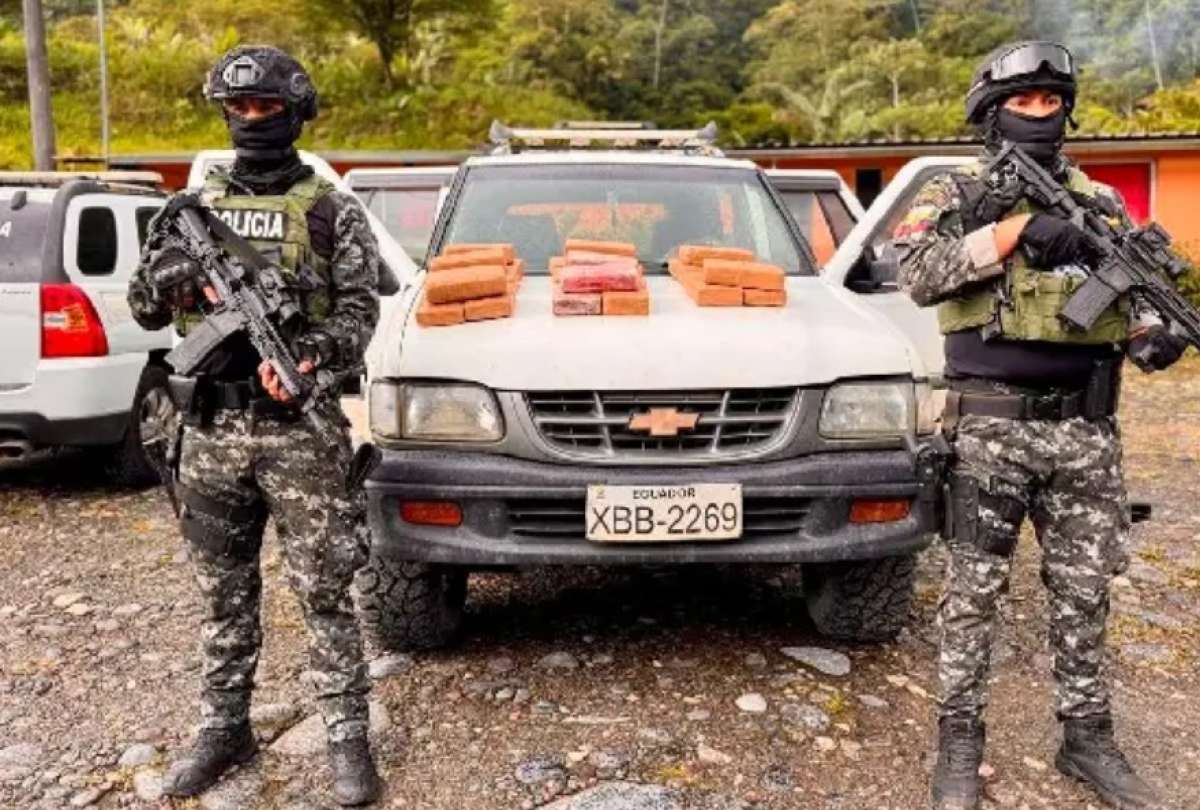Los sospechosos fueron procesados tras un operativo que permiti&oacute; localizar un cargamento de droga oculto en un veh&iacute;culo que circulaba por el sector de R&iacute;o Verde.