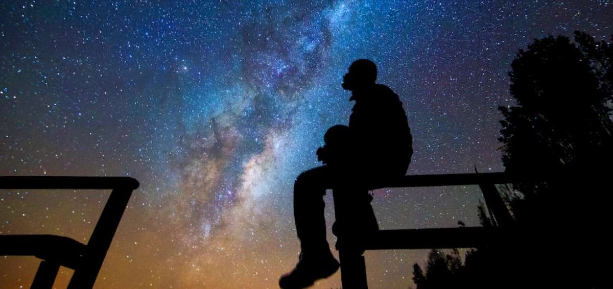 Imagen del desierto chileno en donde se pueden observar las estrellas y se potencia el turismo.  