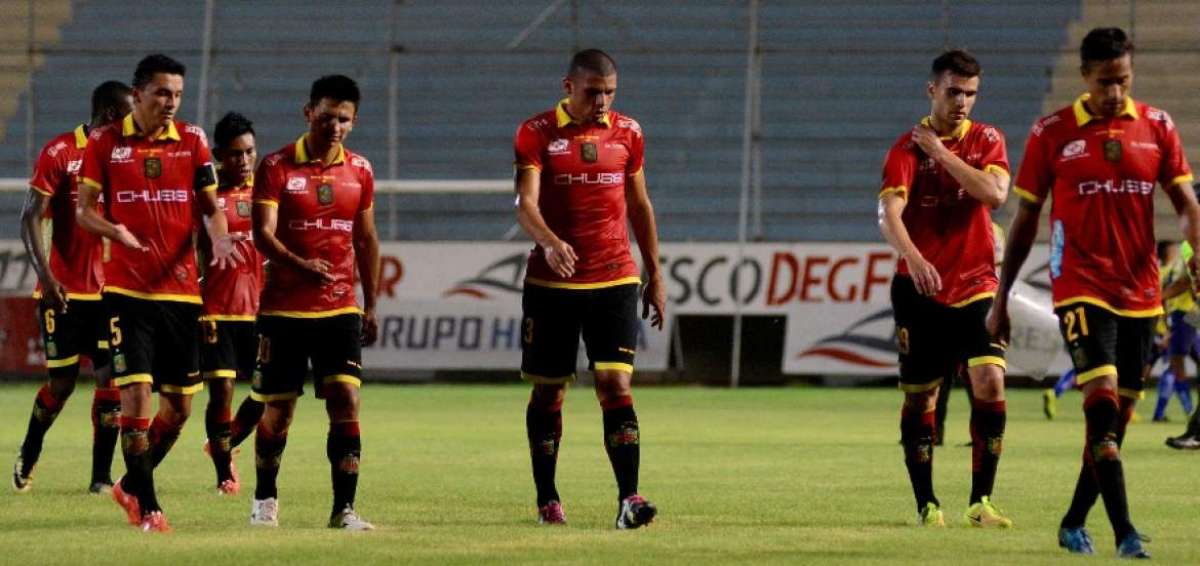 En la tercera fecha del campeonato nacional los azuayos fueron derrotados por 2-1 ante el Delf&iacute;n en la ciudad de Manta.