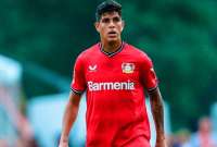 El zaguero Piero Hincapié mantiene la titularidad con el Bayer Leverkusen en este arranque de temporada. 