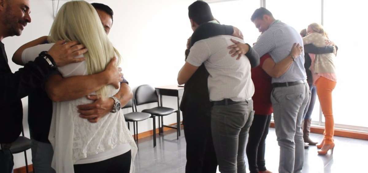 En el segundo taller, denominado &lsquo;El perd&oacute;n: la puerta a la libertad emocional&rsquo;, hizo una din&aacute;mica de grupo para que los participantes expresaran sus emociones.