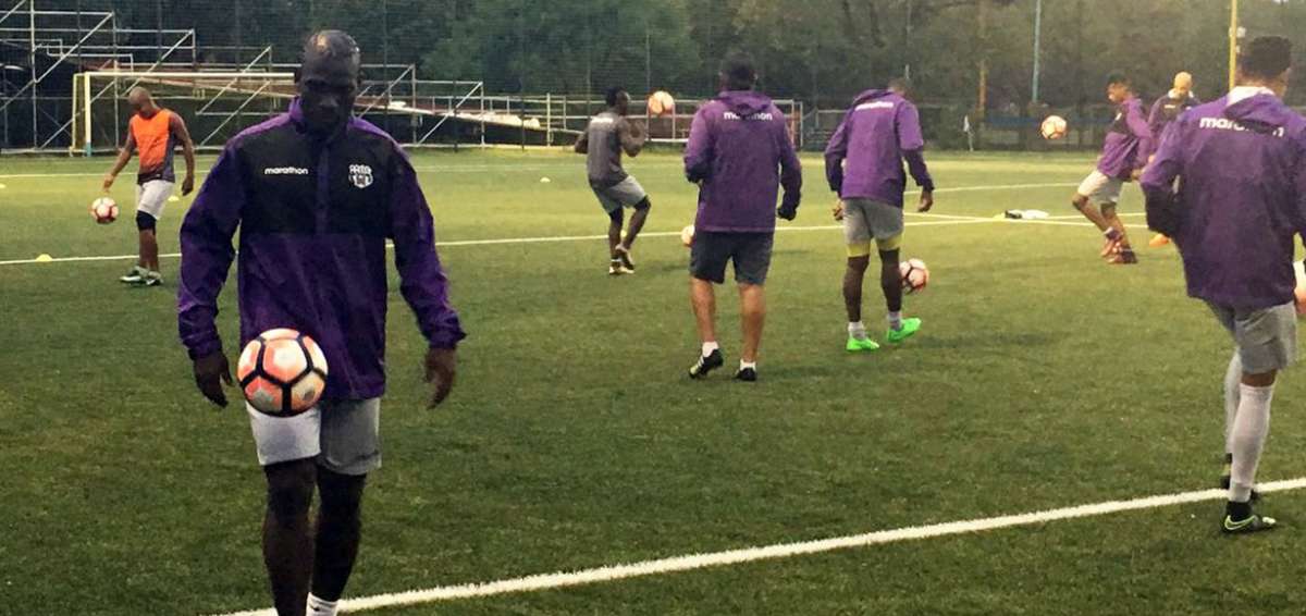 Barcelona busca un triunfo ante Estudiantes de Argentina
