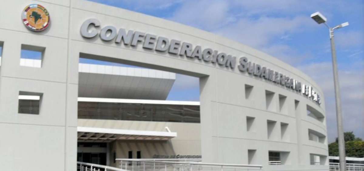 En tres meses, los clubes deben obtener la licencia