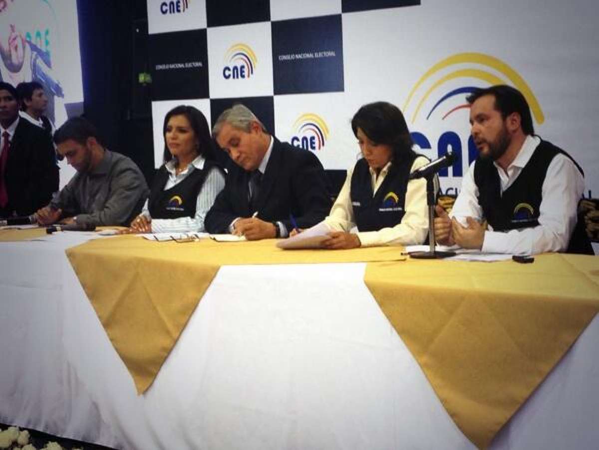 Rueda de prensa del CNE analizando la segunda evaluaci&oacute;n de la jornada electoral.  
