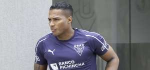 El jugador ecuatoriano Antonio Valencia se sum&oacute; a Liga de Quito para este campeonato y logr&oacute; el t&iacute;tulo de la primera Copa Ecuador.