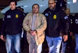 Joaquín &quot;el Chapo&quot; Guzmán es custodiado por la policía en una cárcel de máxima seguridad en Estados Unidos.