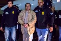 Joaquín "el Chapo" Guzmán es custodiado por la policía en una cárcel de máxima seguridad en Estados Unidos.