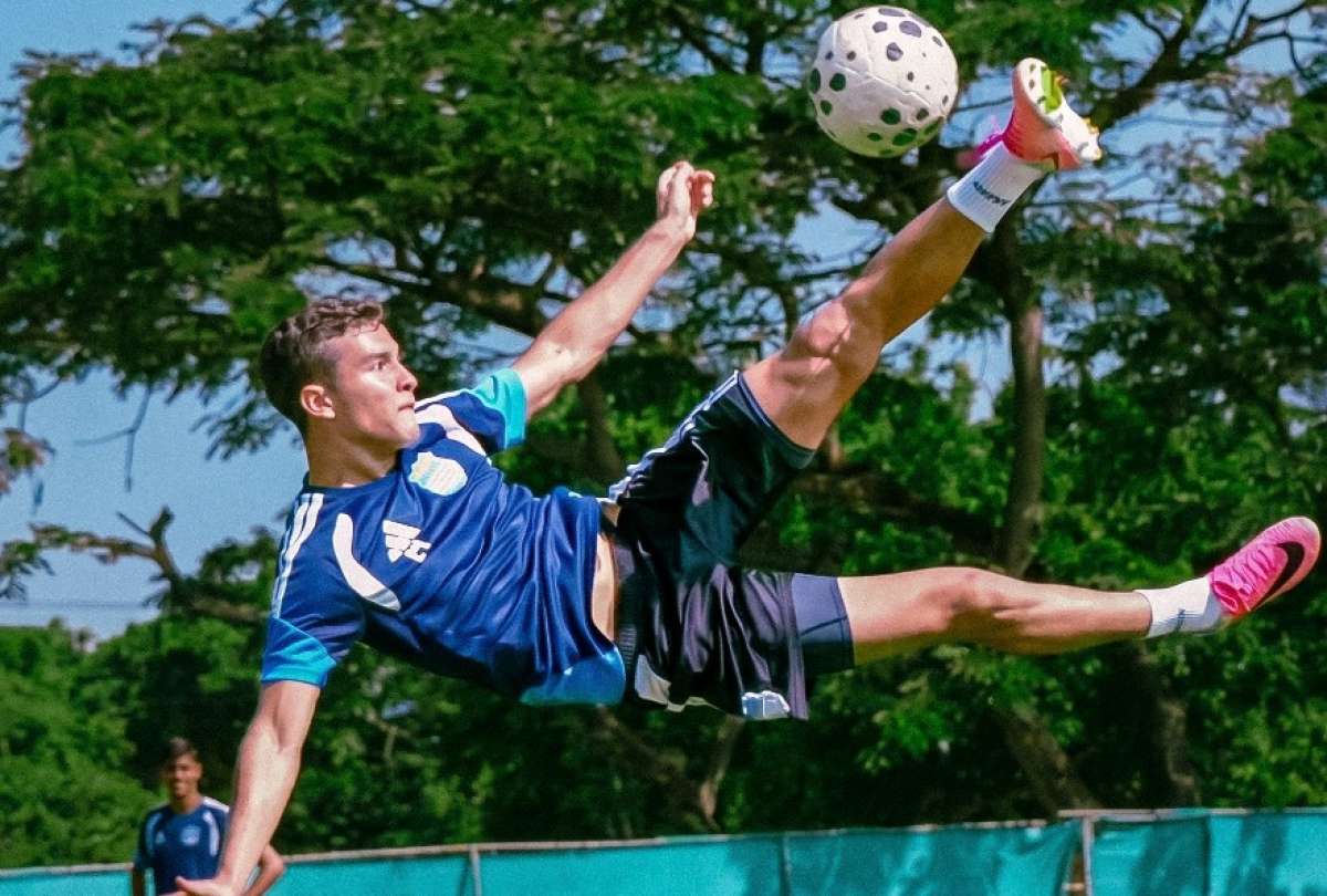 Emelec recibe a Barcelona.