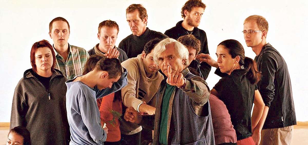 El dramaturgo Eugenio Barba (c) dar&aacute; talleres en Ecuador y actuar&aacute; con Odin Teatret, grupo que fund&oacute;.