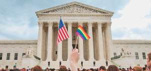 Una multitud celebra en Washington la decisi&oacute;n del Tribunal Supremo a favor de los matrimonios homosexuales.