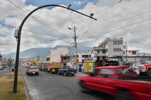 Las c&aacute;maras de fotomultas est&aacute;n instaladas en toda la capital. Foto: Santiago Aguirre/ El Tel&eacute;grafo 