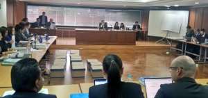 La audiencia preparatoria de juicio se lleva a cabo en el octavo piso de la Corte Nacional de Justicia, con presencia de las partes procesales.