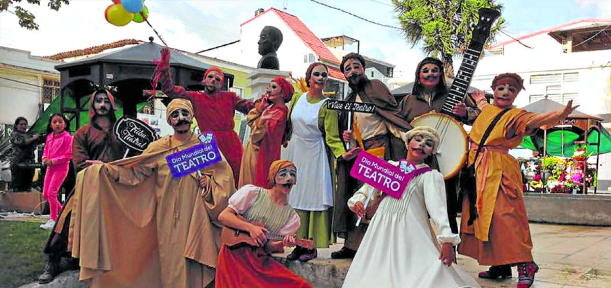 Una tribu teatral recorre la ciudad. Actores como Carlos Gallegos, Michy Zelaya, Rub&eacute;n Alvarado, Mat&iacute;as Belmar y Tanya S&aacute;nchez dictar&aacute;n talleres.  