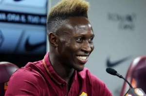 Yanga-Mbiwa deja la Roma y firma por 5 a&ntilde;os con el Lyon