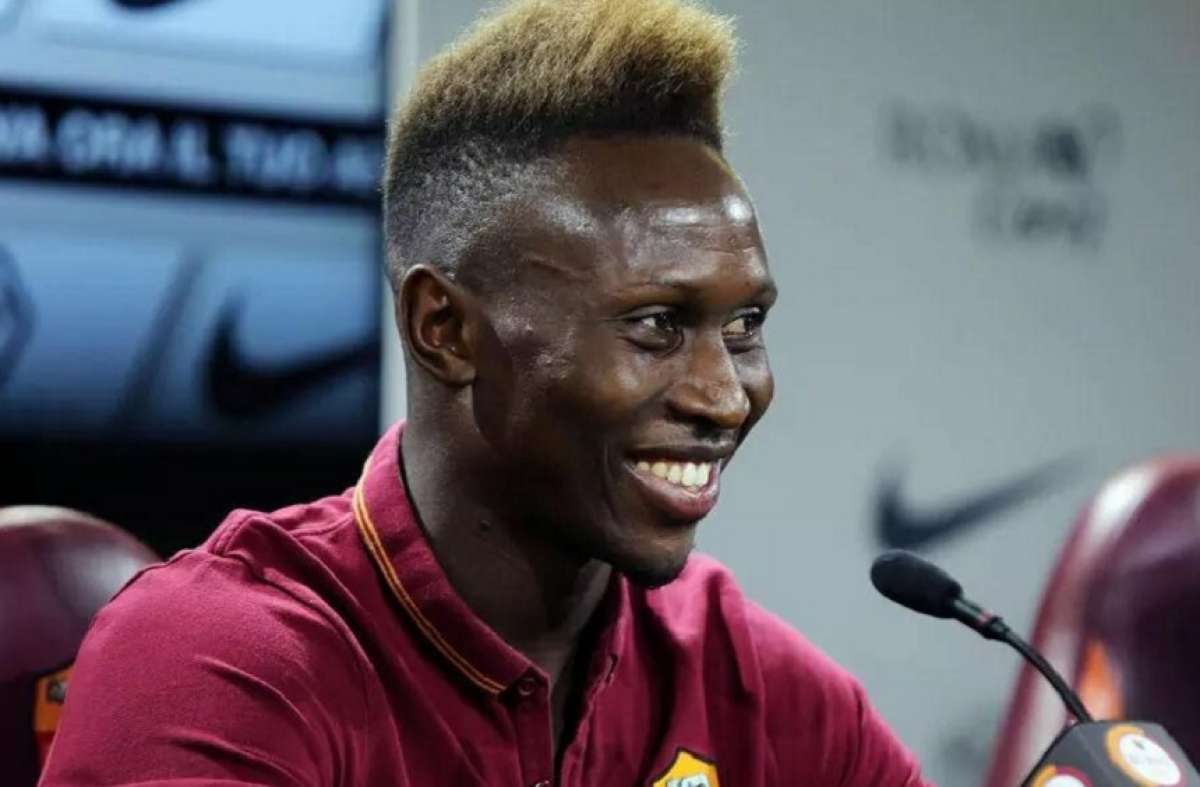 Yanga-Mbiwa deja la Roma y firma por 5 a&ntilde;os con el Lyon