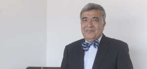 V&iacute;ctor Manuel Pacheco Bastidas. Endocrin&oacute;logo, diplomado en Bio&eacute;tica Cl&iacute;nica y Social, presidente de la Comisi&oacute;n de Bio&eacute;tica en Salud, asesor de la Red Bio&eacute;tica de la Unesco.