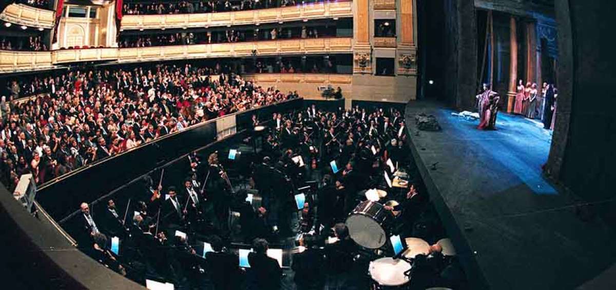 Aunque hay diversidad de espect&aacute;culos, el Teatro Real de Madrid se ha especializado en presentaciones de &oacute;pera.