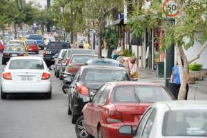 La intenci&oacute;n del Municipio de Guayaquil es instalar dispositivos electr&oacute;nicos que controlan el valor del parqueo. Foto: Miguel Castro / El Tel&eacute;grafo