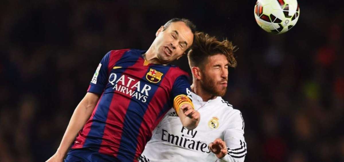 Andr&eacute;s Iniesta (izq.) y Sergio Ramos son compa&ntilde;eros en la selecci&oacute;n espa&ntilde;ola.