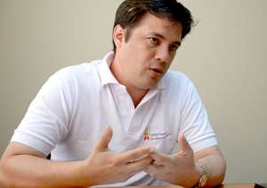 Mao Lam, gerente general de la Unidad Nacional de Almacenamiento (UNA). Profesi&oacute;n: Mag&iacute;ster en Gerencia Administrativa en el IDE Business School.