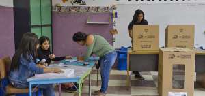 En todos los comicios se registra la ausencia de algunos integrantes de las juntas receptoras del voto.  