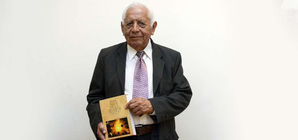 El escritor Gonzalo L&oacute;pez ha publicado las novelas El mar los acogi&oacute; y Amores prohibidos. Tambi&eacute;n ha escrito dos cuentos y una leyenda.