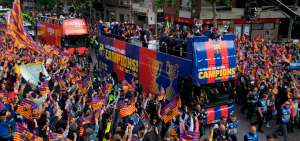 El habitual desfile de celebraci&oacute;n por el centro de la ciudad catalana fue menos multitudinario y euf&oacute;rico que en a&ntilde;os anteriores