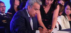 El mandatario ecuatoriano durante la firma de un decreto en el marco de un evento por el D&iacute;a Internacional de la Mujer.