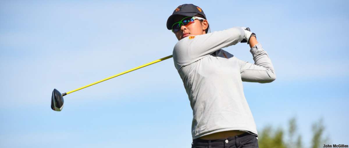 Un  club de golf japon&eacute;s admite a mujeres como socias