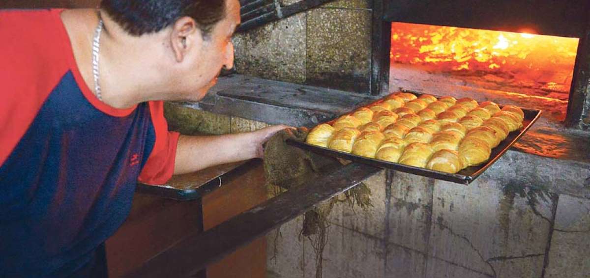 Pan a le&ntilde;a, sabor escaso en Guayaquil