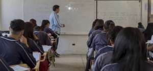 S&iacute; habr&aacute; clases en jornadas vespertina y nocturna en la capital