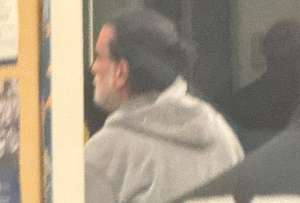 Fotograf&iacute;a del empresario colombiano Alex Saab escoltado por agentes de la DEA a su llegada este 16 de mayo de 2026, al aeropuerto de Opa-locka, en el condado de Miami-Dade (EE.UU.). EFE/ Anthony Belchi.