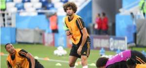 Fellaini renueva dos a&ntilde;os con el Manchester United