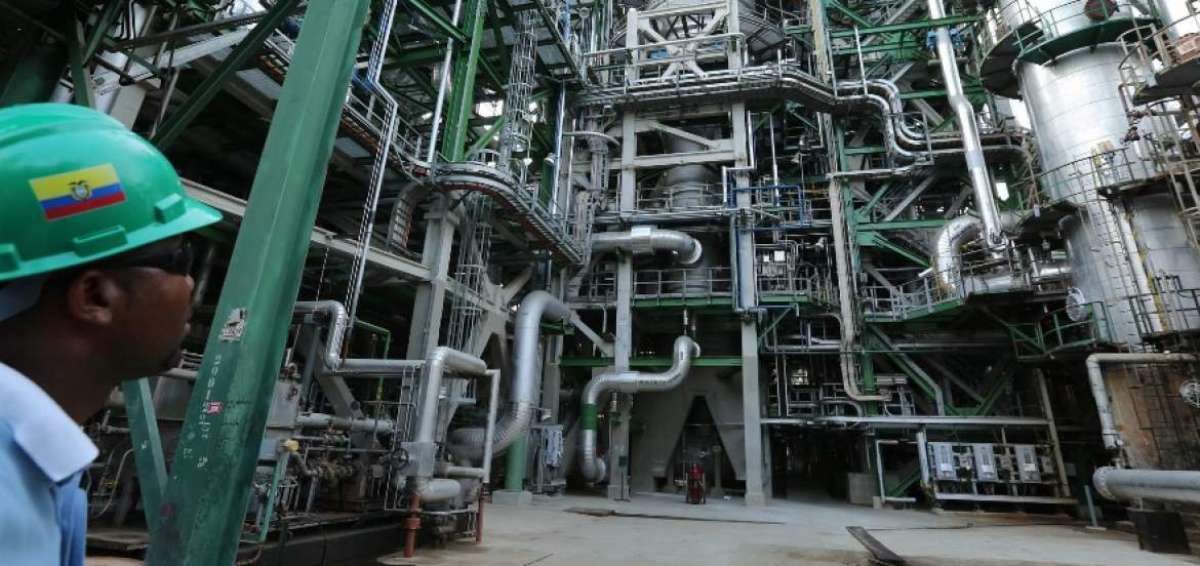 Refiner&iacute;a de Esmeraldas paraliz&oacute; sus actividades